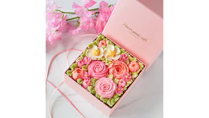 （株）FlowerPicnicCafe - 食べられるお花のボックスフラワーケーキ